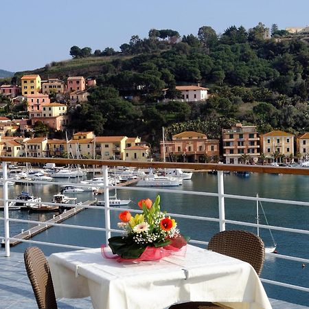 Hotel Plaza Porto Azzurro Esterno foto