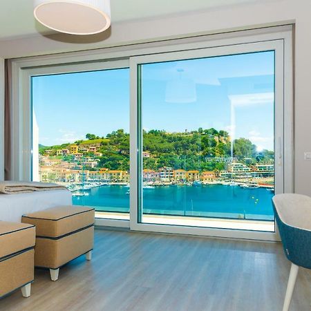 Hotel Plaza Porto Azzurro Esterno foto