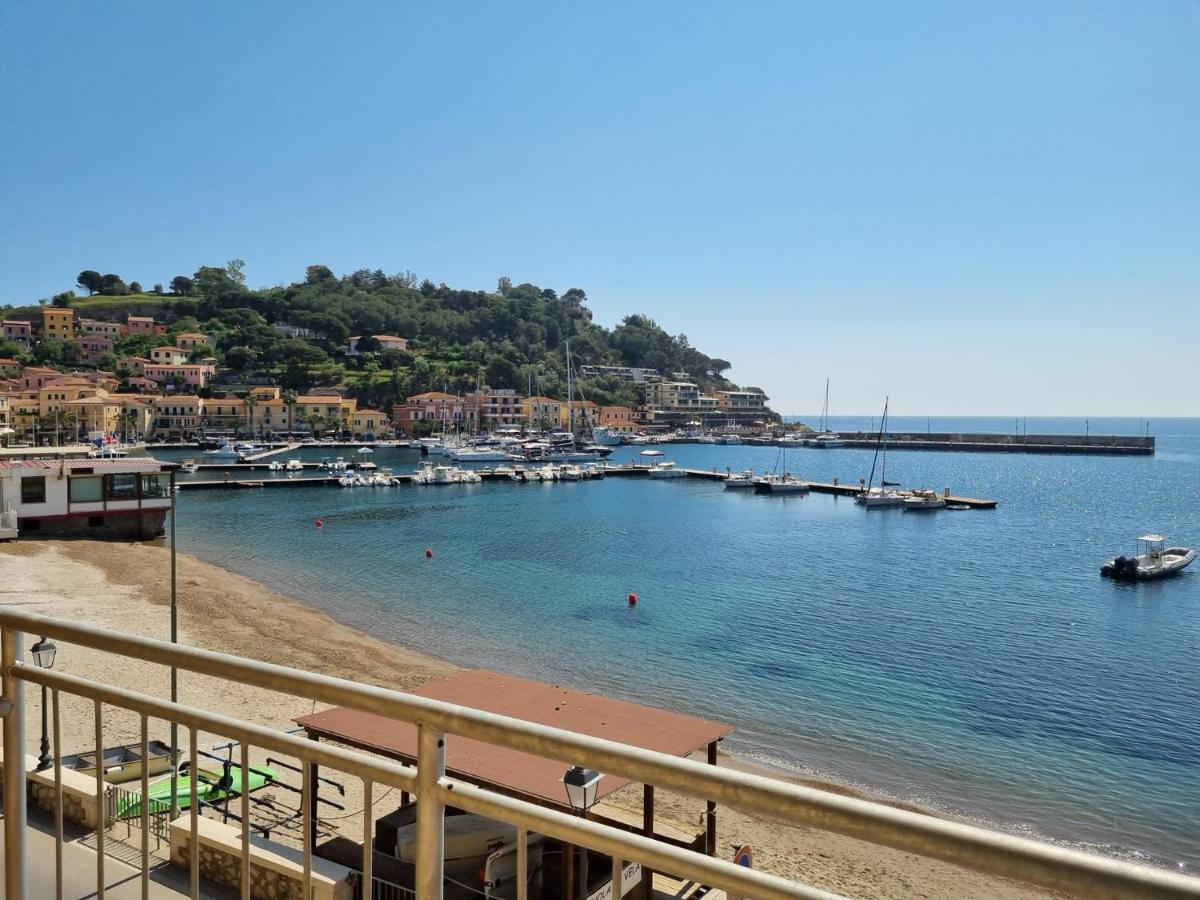 Hotel Plaza Porto Azzurro Esterno foto