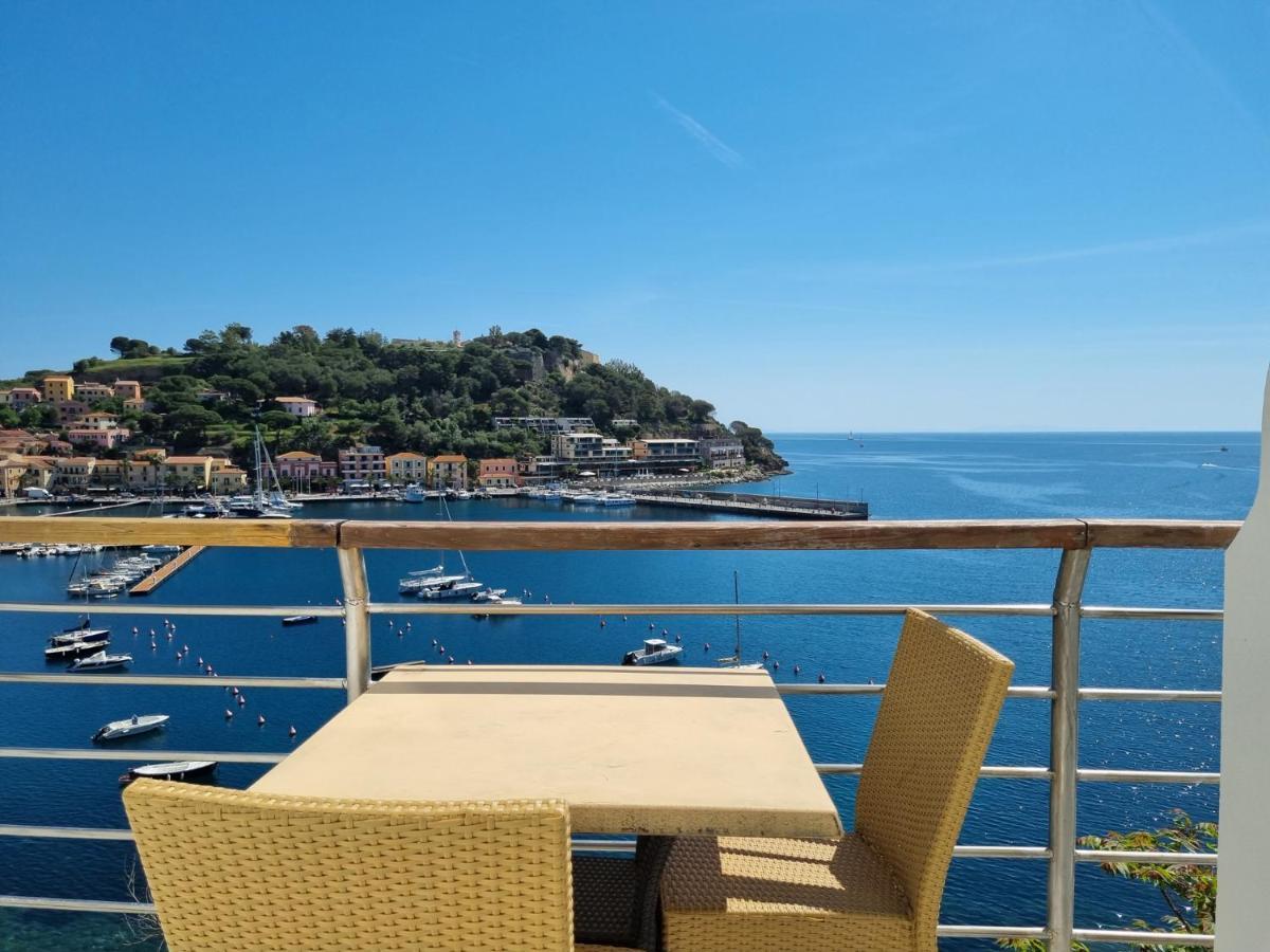 Hotel Plaza Porto Azzurro Esterno foto
