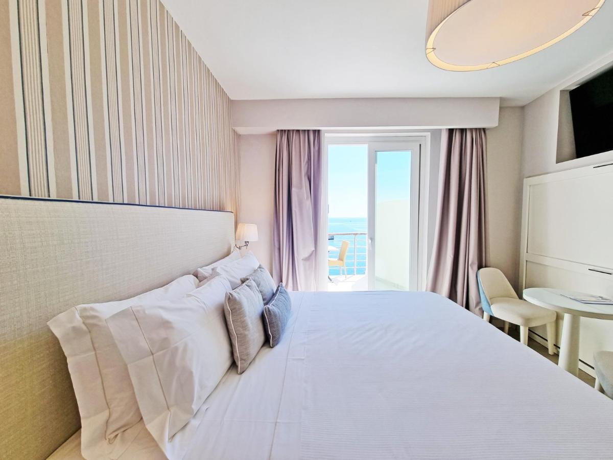 Hotel Plaza Porto Azzurro Esterno foto