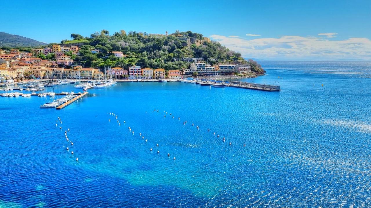 Hotel Plaza Porto Azzurro Esterno foto