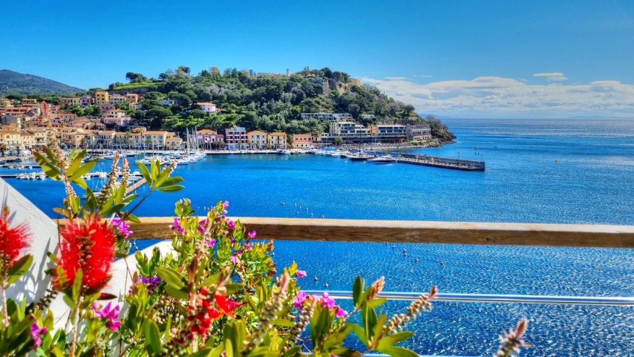Hotel Plaza Porto Azzurro Esterno foto