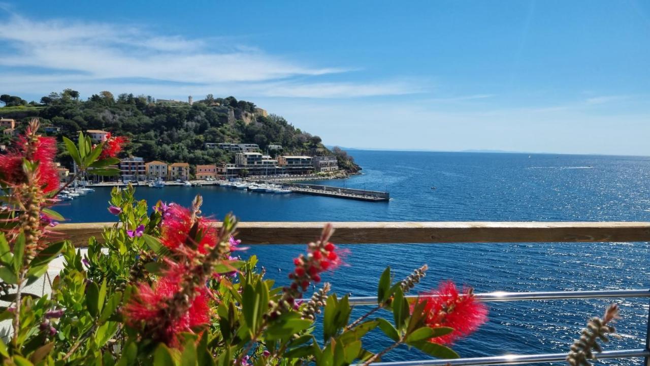 Hotel Plaza Porto Azzurro Esterno foto