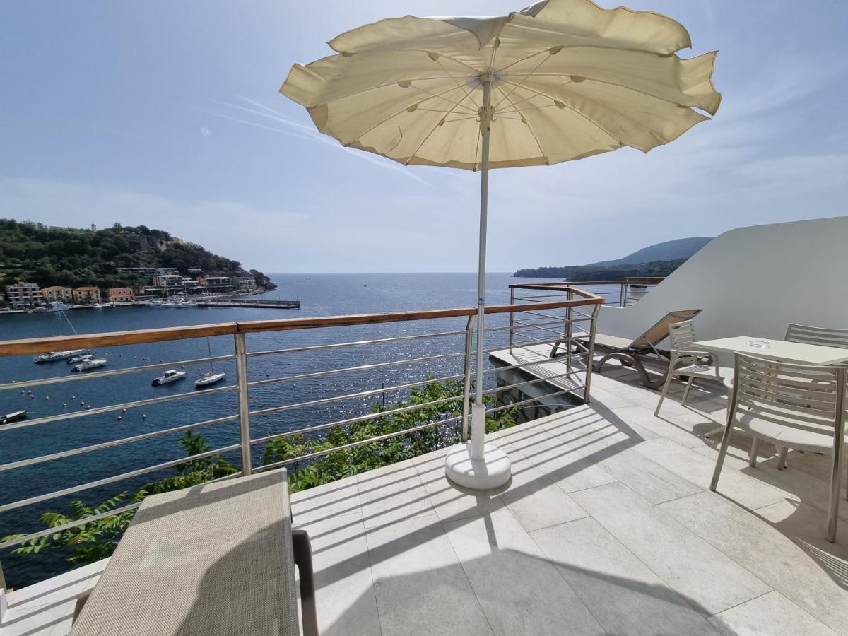 Hotel Plaza Porto Azzurro Esterno foto