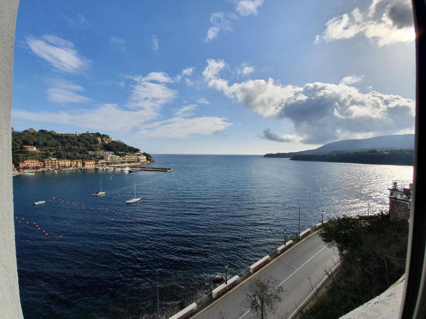 Hotel Plaza Porto Azzurro Camera foto