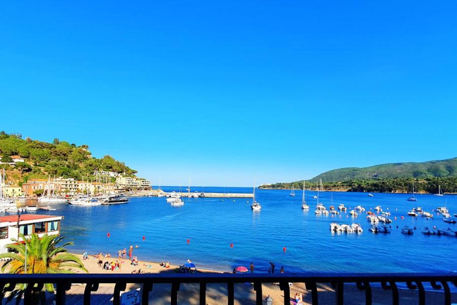 Hotel Plaza Porto Azzurro Esterno foto