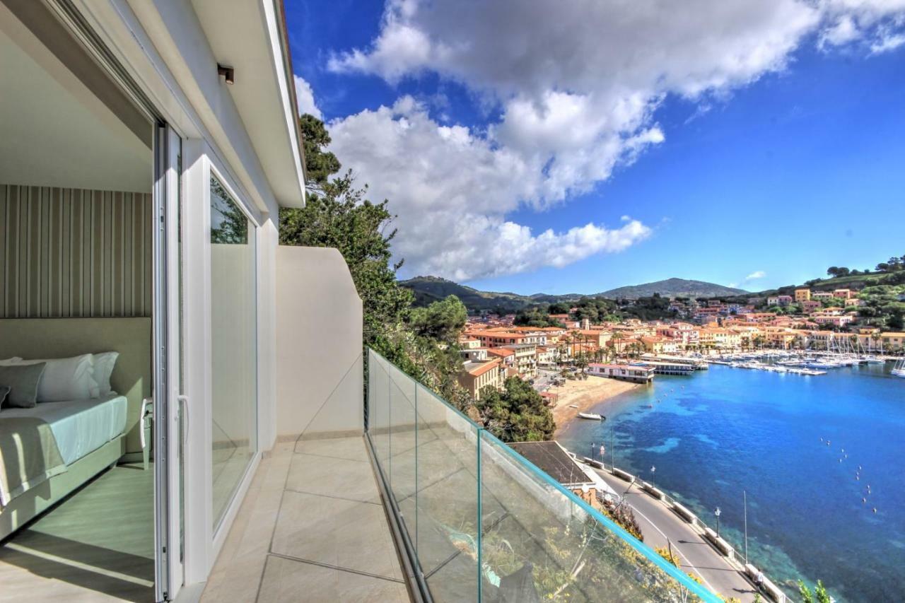 Hotel Plaza Porto Azzurro Esterno foto