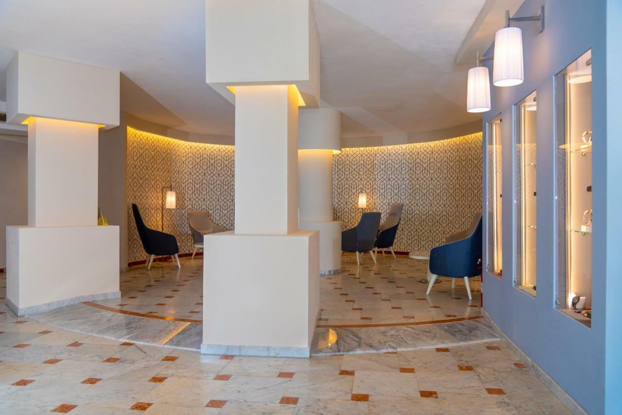 Hotel Plaza Porto Azzurro Esterno foto