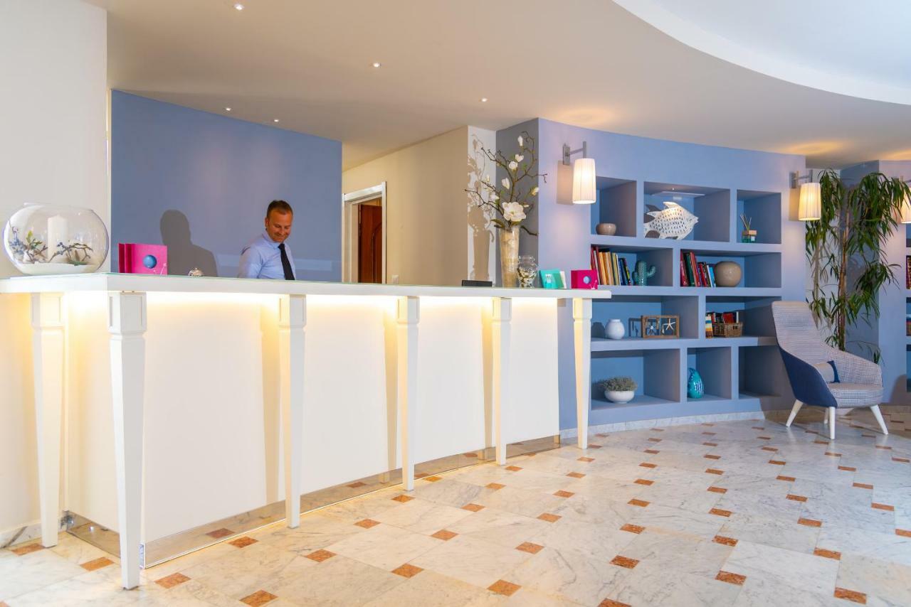 Hotel Plaza Porto Azzurro Esterno foto