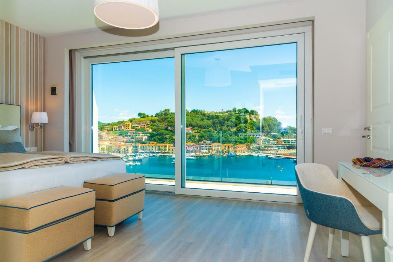 Hotel Plaza Porto Azzurro Esterno foto